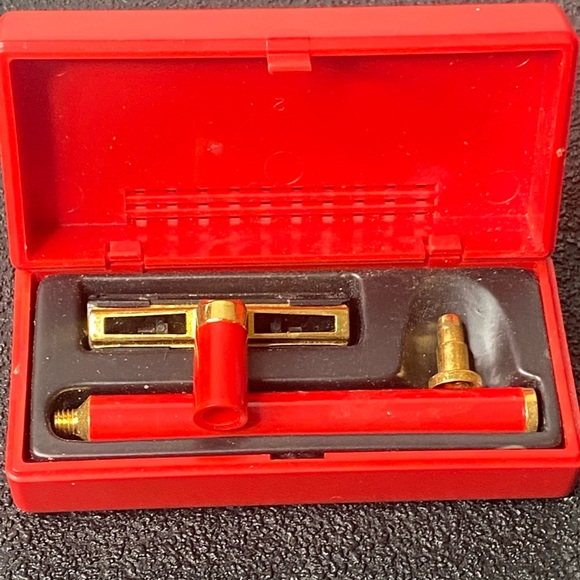 TONAL RAZOR IN CASE MADE IN ITALY SAFETY RAZOR BLADE RED IN COLOR USED Vintage - Picture 6 of 8